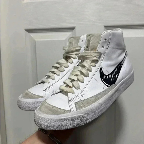 Nike mid 77 SKETCH BLAZERS - size US 9.5 - Picture 1 of 7